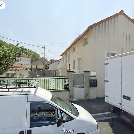 Agreable Maison Avec Parking Gratuit Sur Place. แซงต์-เดอนี ภายนอก รูปภาพ