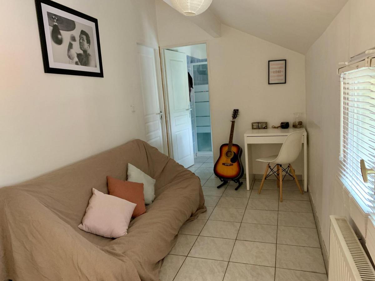 Agreable Maison Avec Parking Gratuit Sur Place. แซงต์-เดอนี ภายนอก รูปภาพ