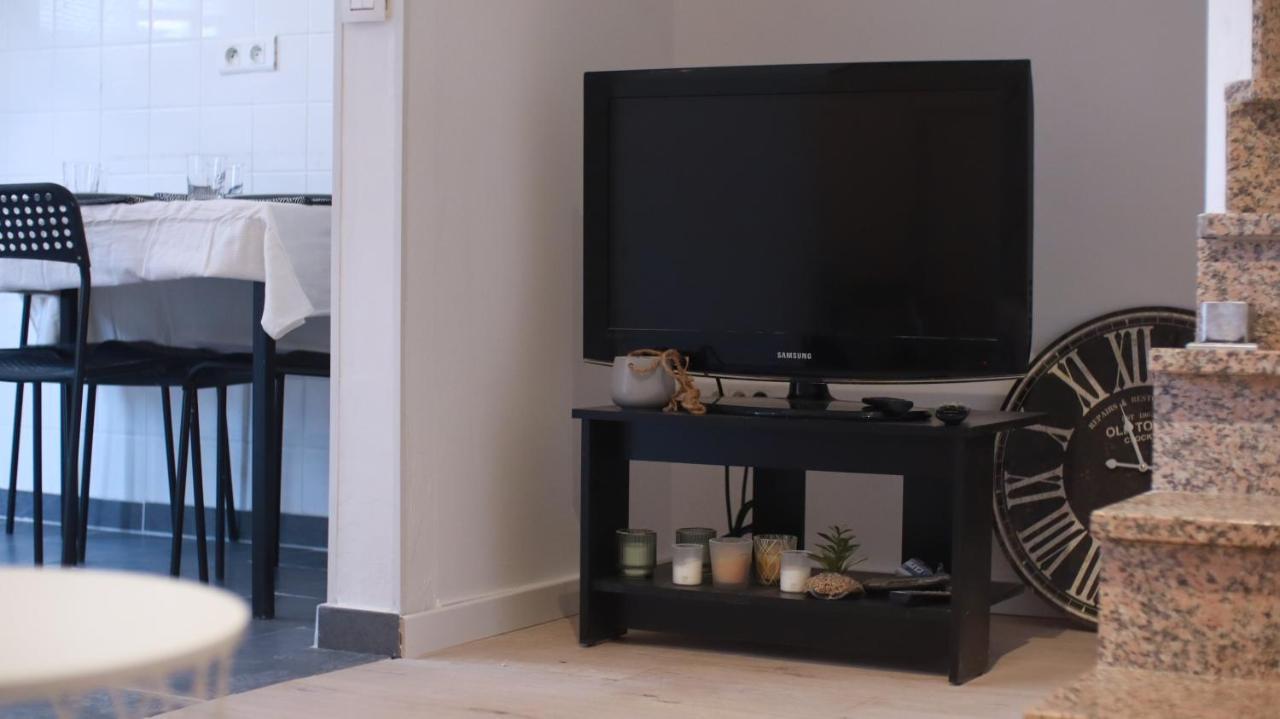Agreable Maison Avec Parking Gratuit Sur Place. แซงต์-เดอนี ภายนอก รูปภาพ